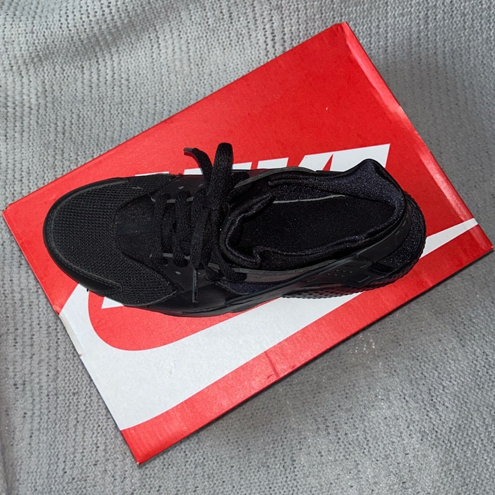 NIKE Huarache - Picture 2 of 5